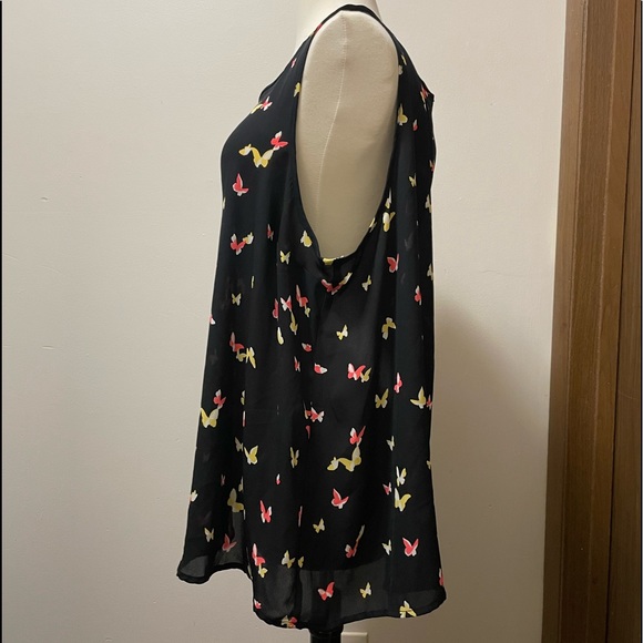Torrid Geogette Butterfly Top - Picture 3 of 7